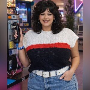 Vintage 80’s - color block sweater - short sleeve- textured knit - pocket